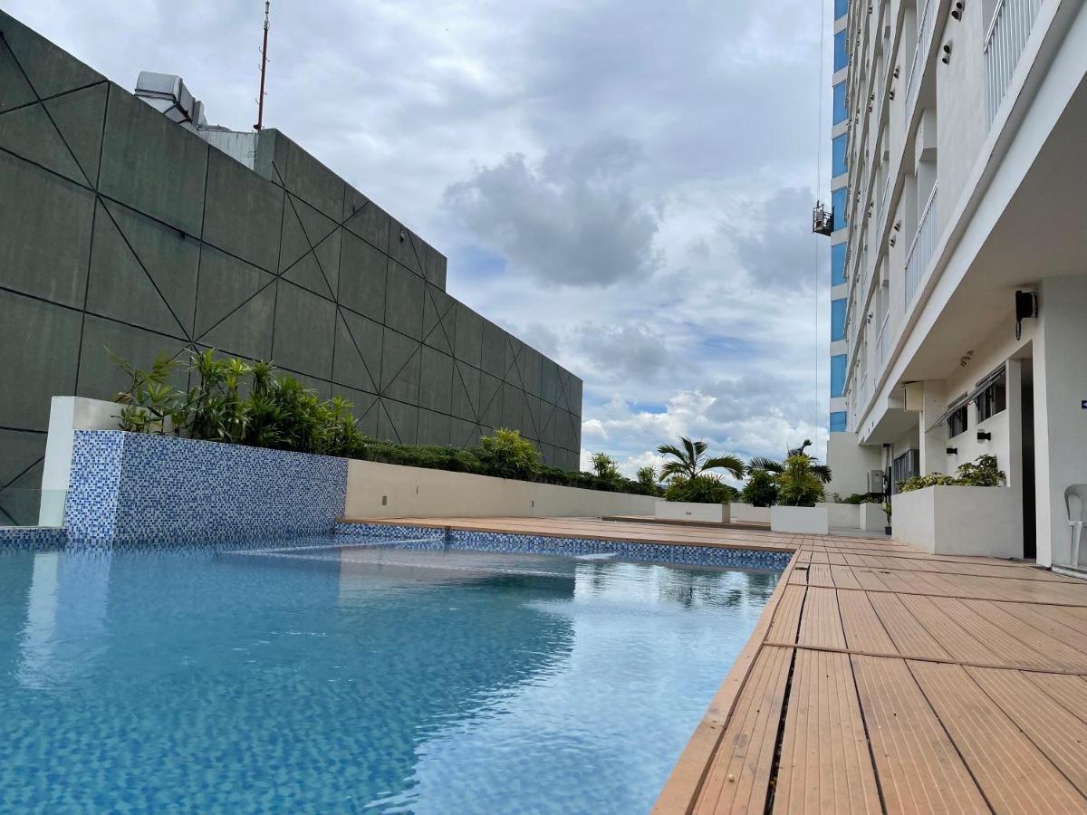 Inspiria Aparthotel Davao City Екстериор снимка