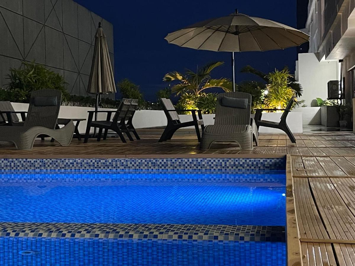 Inspiria Aparthotel Davao City Екстериор снимка